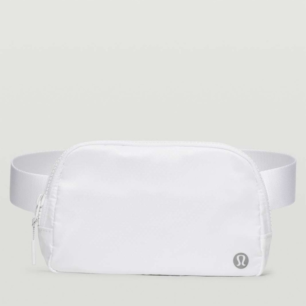 NWT LULULEMON White Everywhere Belt Bag
